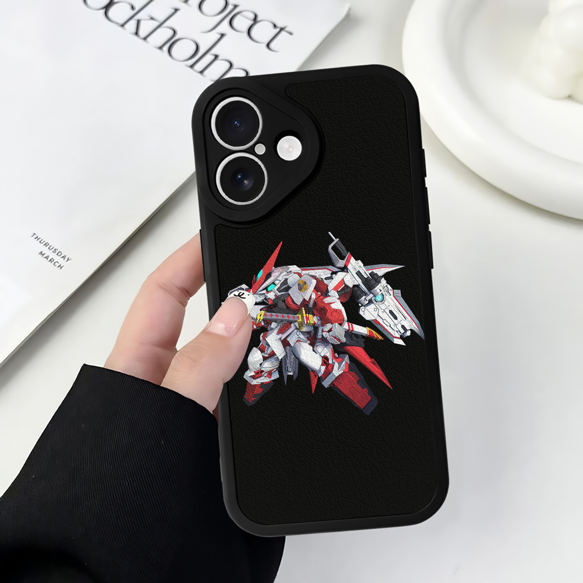 （画像用） 機動戦士ガンダム Mobile Suit Gundam 【iPhone 16シリーズ対応】シリコンスマホケース（レザー調） 材質：シリコン
